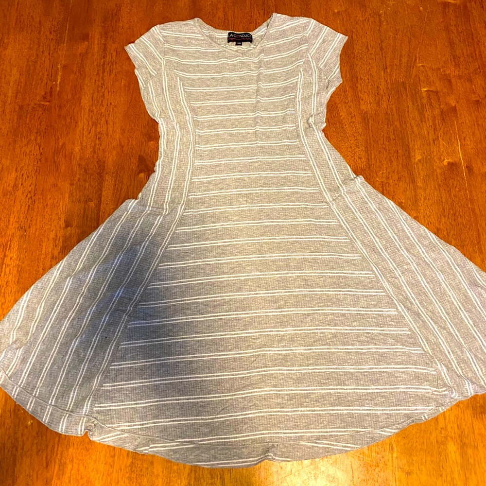 Cute dress!